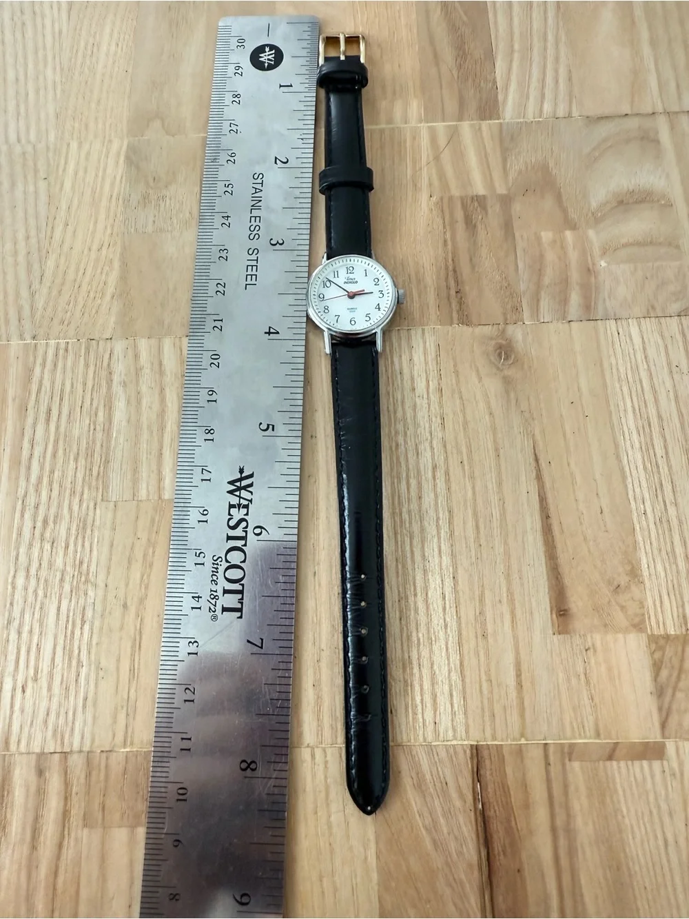 Vintage Timex ladies black leather watch NEW BATTERY